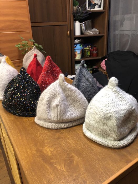 Продам вязаные шапочки