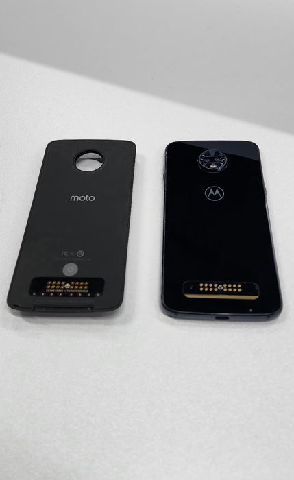 Motorola Z 3 play (motomods) телефон с проектором в отличном состоянии