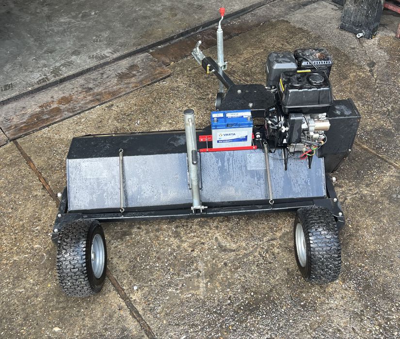 tocator profesional cu  motor auxiliar
