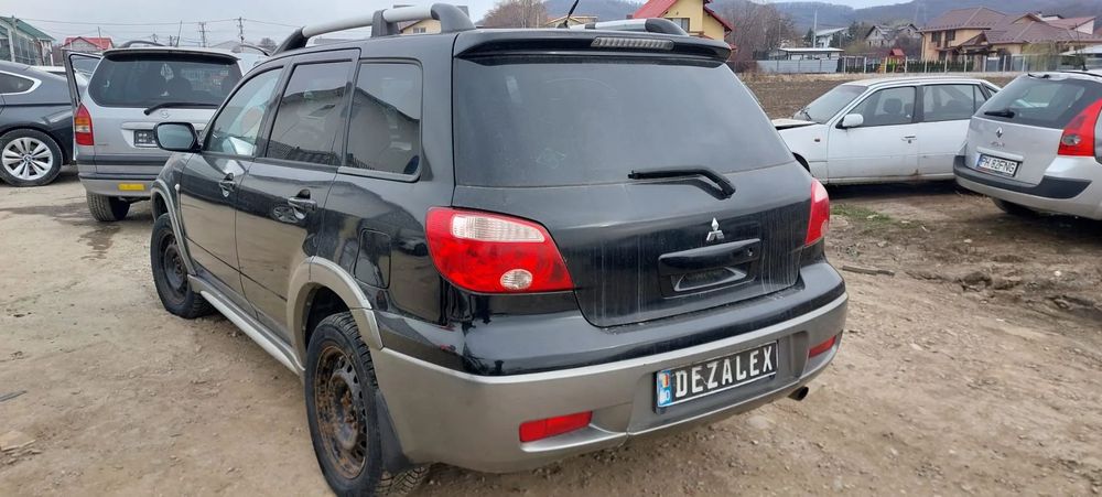 Dezmembrari Mitsubishi Outlander 2003 / 2.4 benzina 4x4