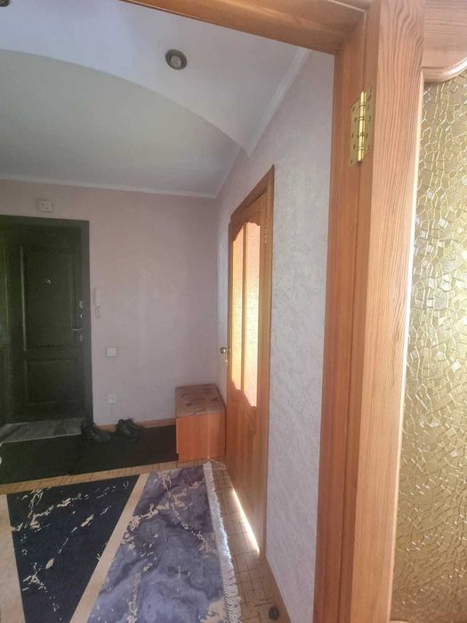 Продам 2 комн., кв., в Центре, магазин Рахат