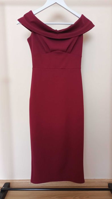 Rochie de culoare rosie