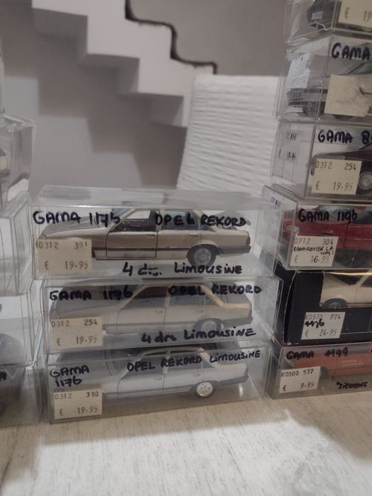 Vând diferite machete Gama