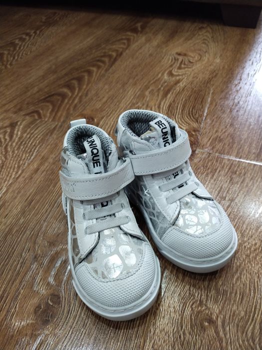 Продам ботиночки на мальчиков (девочек).