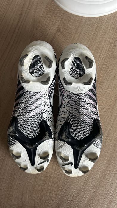 Футбольные бутсы Nike