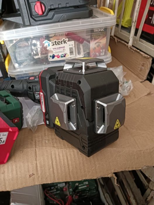 Nivela laser cu acumulator de 20v