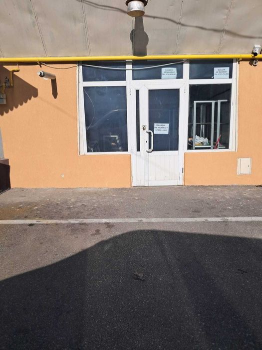 Inchiriez spatiu comercial