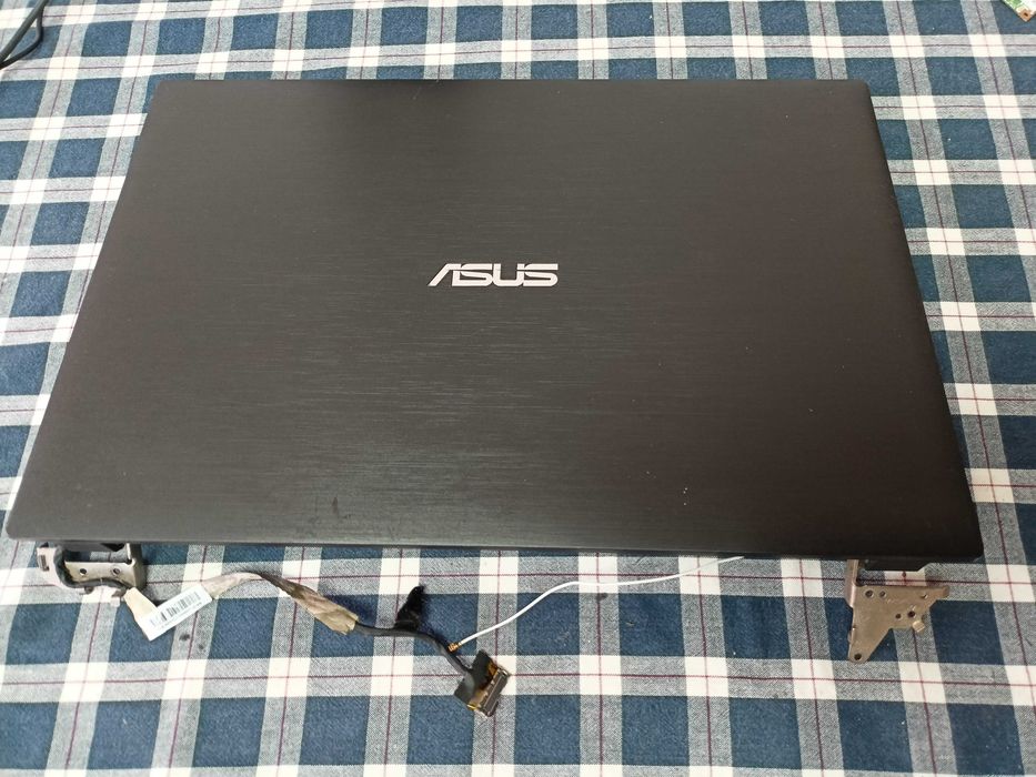 Elemente Asus Pro PU551L