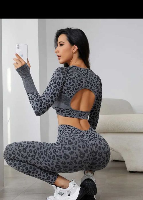 Спортен комплект от две части