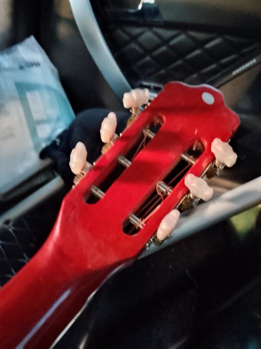 Гитара продаю почти новая