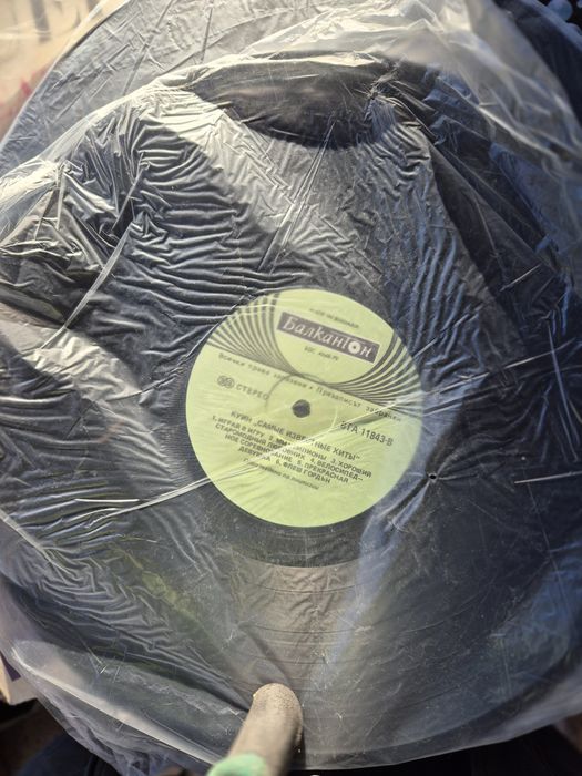 Продам пластинку Queen