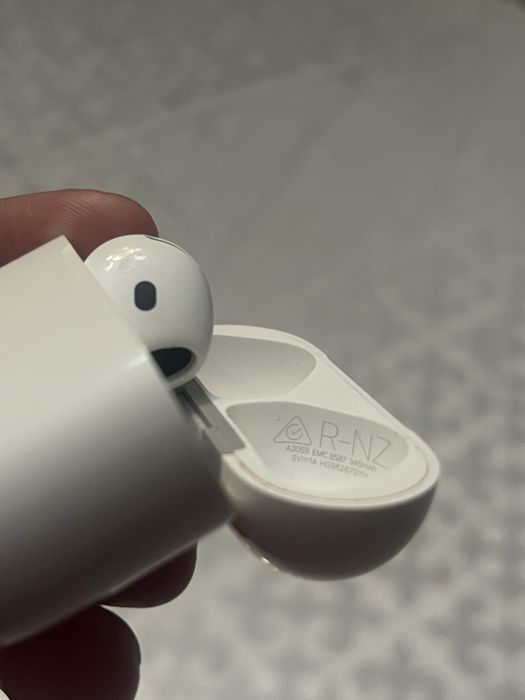 Apple Airpods 4 (anc)