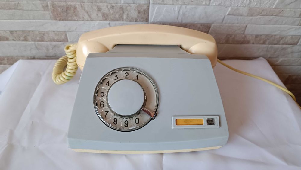 Стар телефон със шайба - военен - П-170 - 1977г.