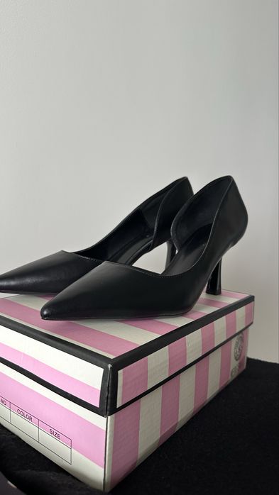 Черные женские туфли