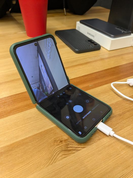 Samsung Z FLIP 3 Olympic game edition