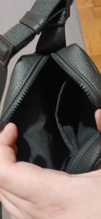 Чисто нова чантичка Calvin Klein messenger