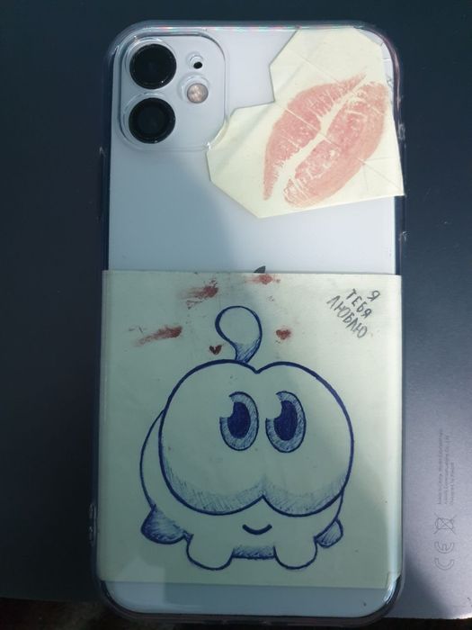 iPhone 11 на 64 гигов