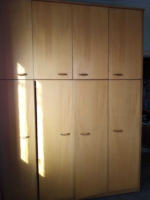 Спален комплект мебели-спалня, 2нощни шкафчета, тоалетка, гордероб.