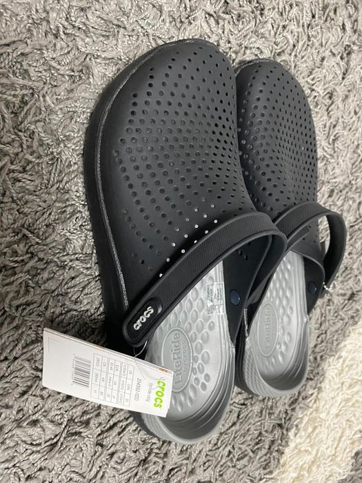 Шлепки "crocs" , 43 размер, новые.