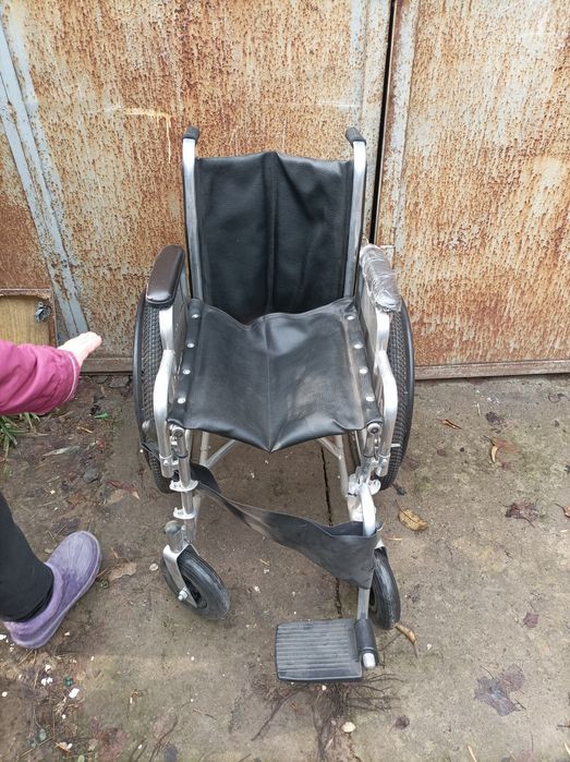 Продам инвалидную коляску