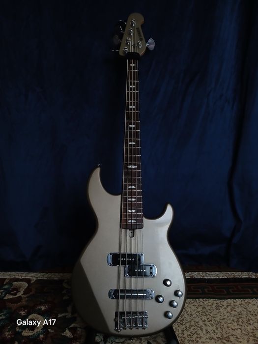 Sotiladi Yamaha bb615