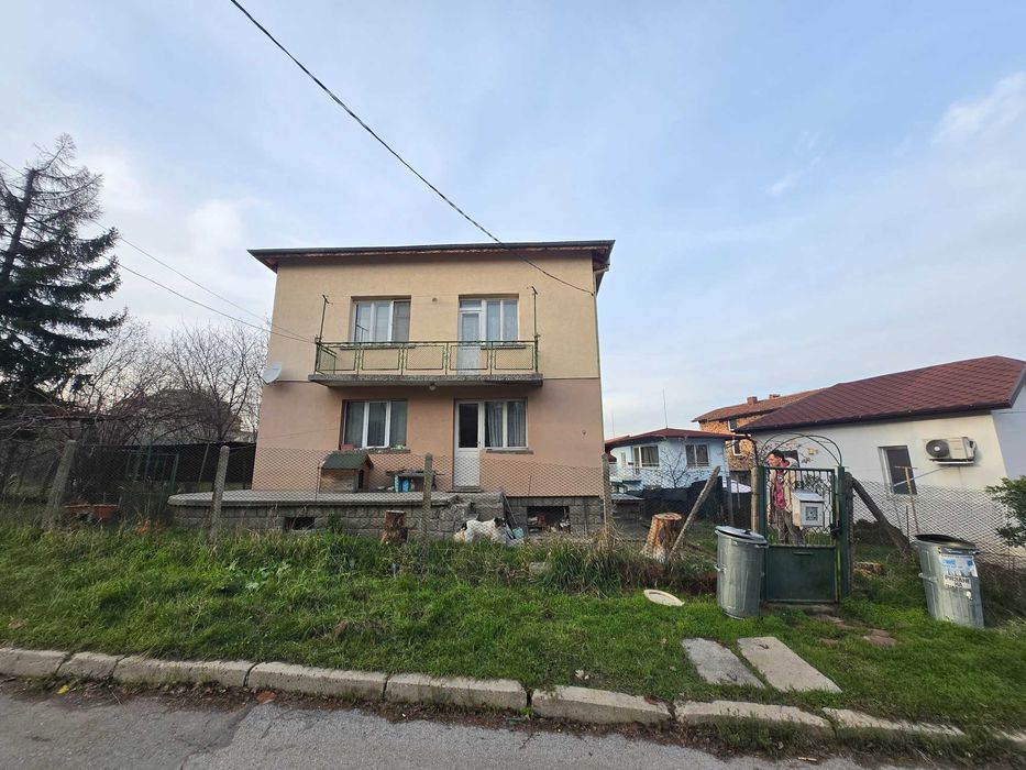 Етаж от къща в Горна Баня