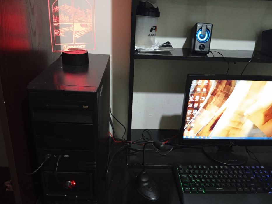 Kompyuter sotiladi full complekt 230 so'mda 2,500,000