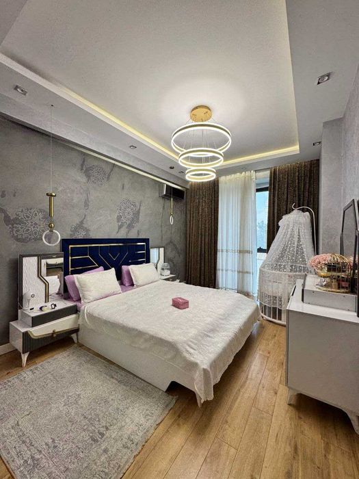 трёхкомнатная квартира в комплексе Abu Dabi район Шайхан;метро Беруний