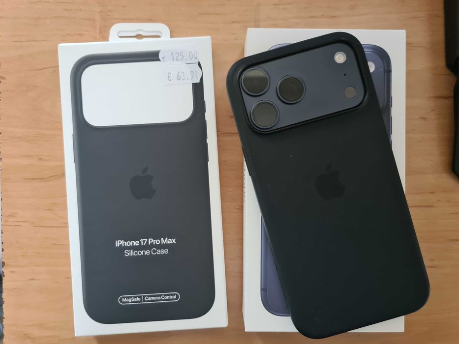 iPhone 17 pro max 256gb син + apple silicone case