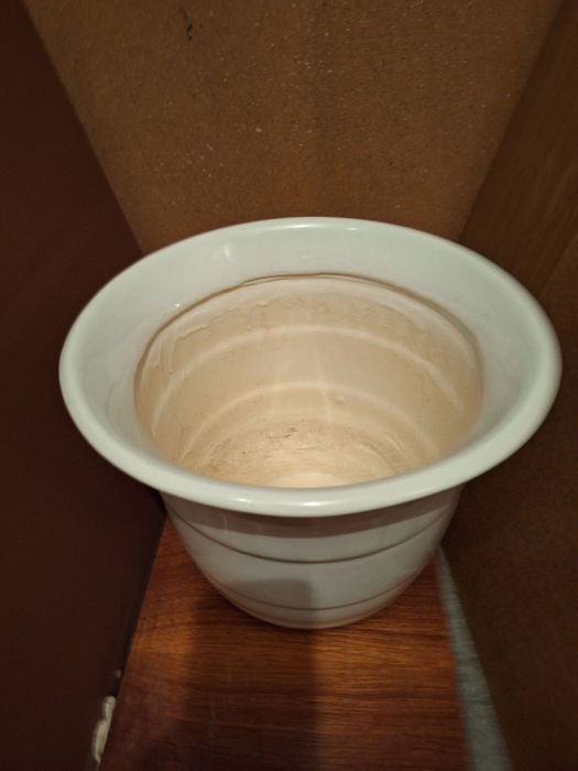 Нови кашпи за цветя керамични глазирани