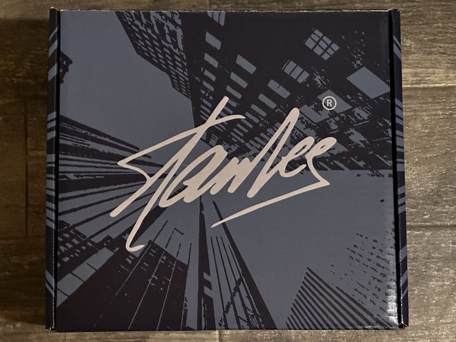 Funko Pop Stan Lee Limited Edition Crate Marvel Collector