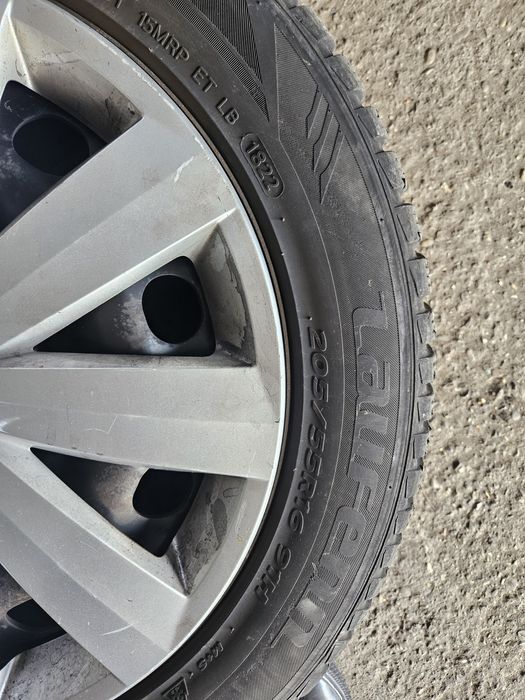 Roti cu anvelope iarna 205 55 r16