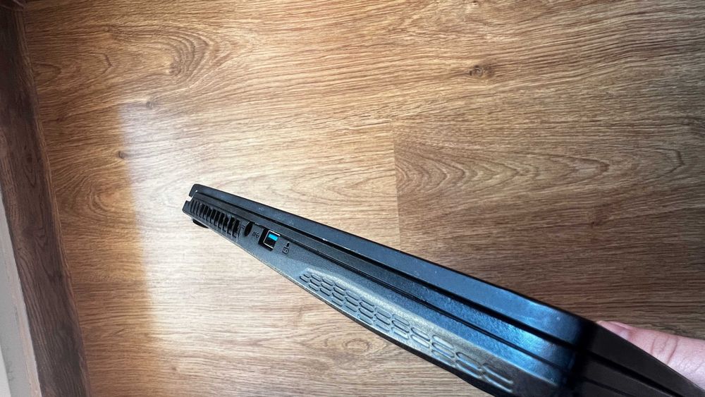 Геймърски лаптоп MSI GF63 Thin 9RCX