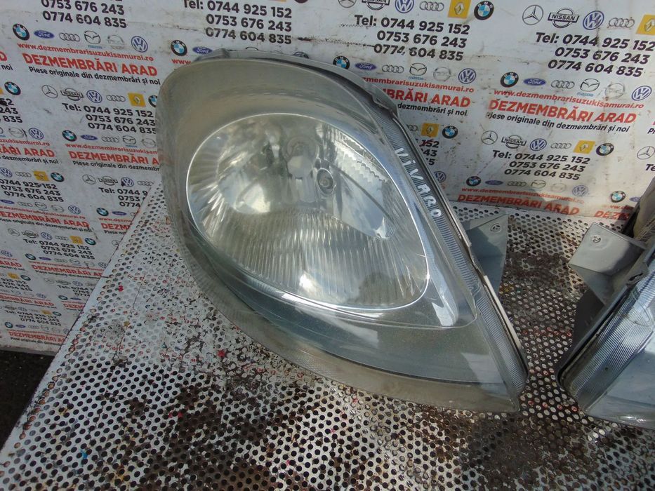 Far Opel Vivaro 2001-2013 faruri stanga dreapta Renault Trafic 2001-2013