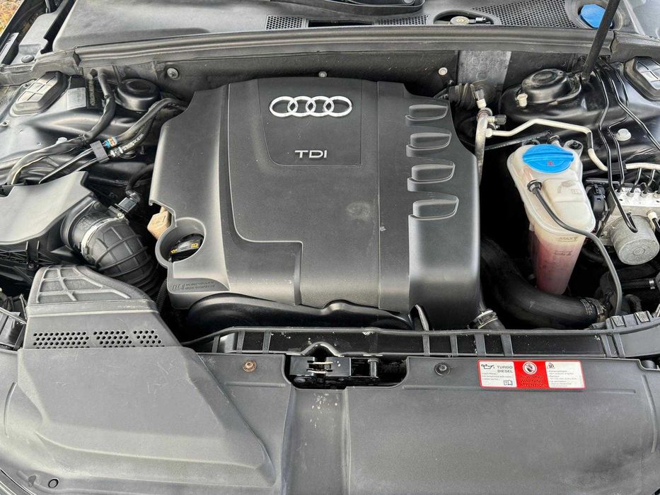 Vând sau schimb cu buldoexcavator, Audi A4 an fabricație 2010
