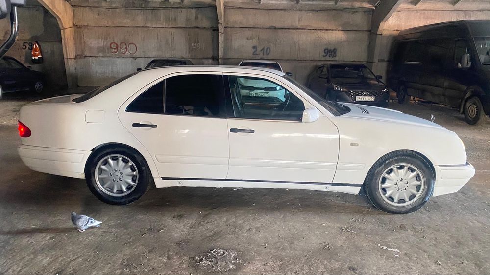 Мерседес Е280 автомат