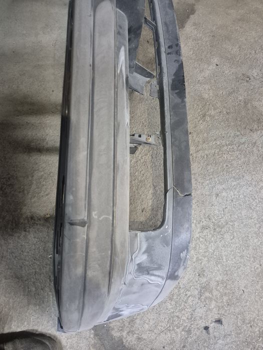 Передний бампер на Bmw E32 7ка