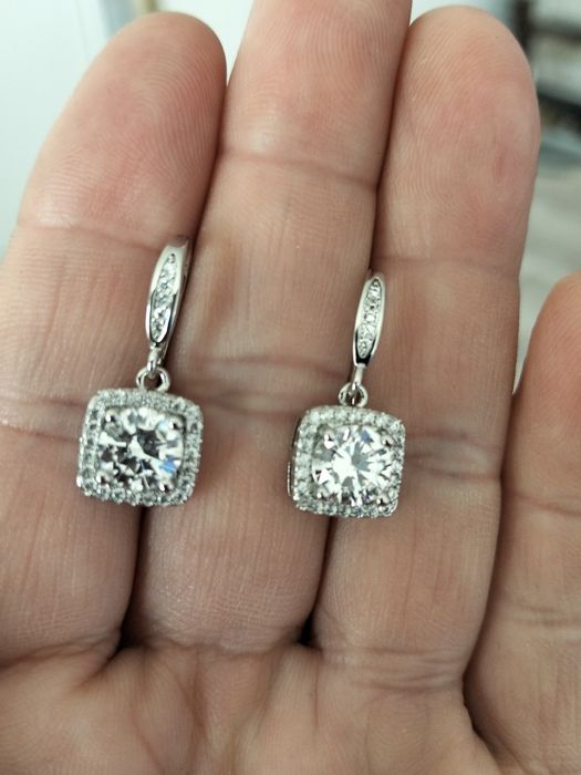 Cercei cub din argint cu moacasit de 1 carat