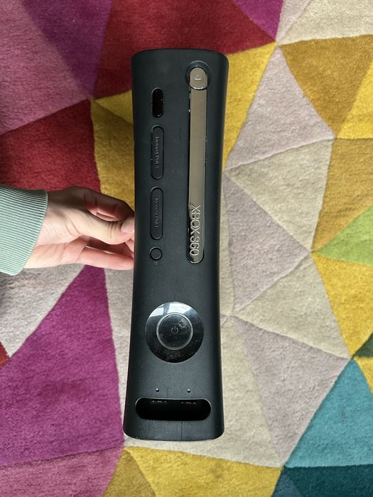 Конзола Xbox 360 с контролер