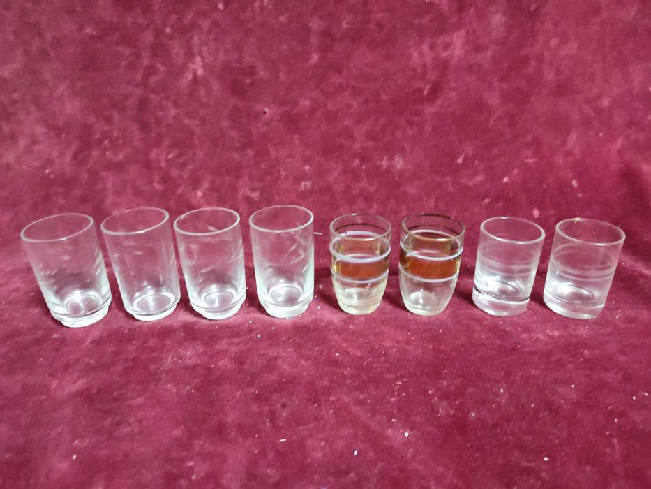 Set de paharele pentru tarie, deosebit, anii 70