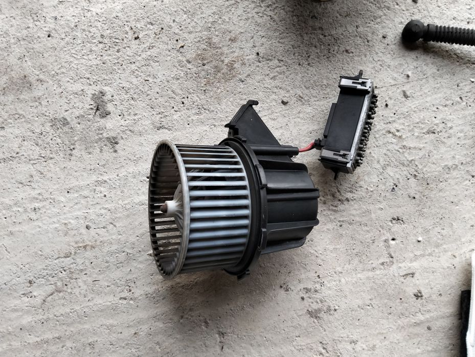 Chiuloasa stanga dreapta 2.7 Audi A5. Audi A4 b8. Audi Q5