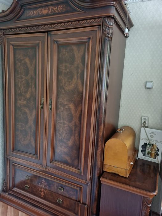 Продам плательный шкаф