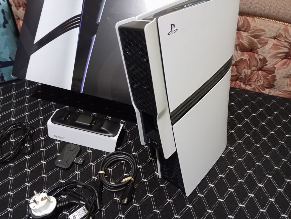 PS 5 PRO цена 600000