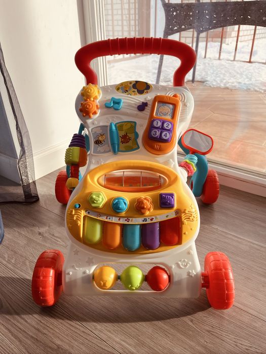 Продам толокар или ходунки