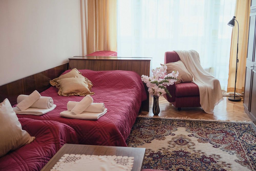 Дава се под наем Тристаен апартамент в Варна, Младост 2 - 70 кв.м за 484.5 € - Снимка #2