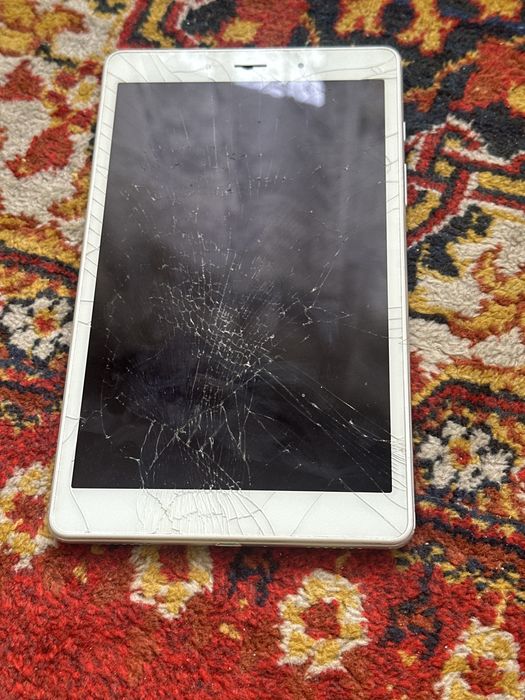 Планшет Galaxy tab сломанный