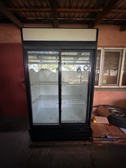 Холодильник витринный