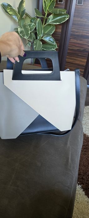 Дамска чанта Vera  130лв.