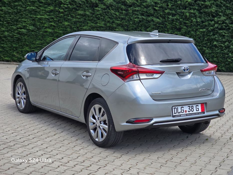 Toyota Auris Hibrid 1.8 Automat