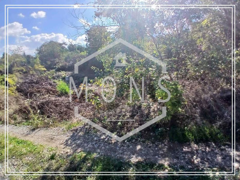 Парцел в Велико Търново, област-гр.Горна Оряховица площ 1407 цена 700